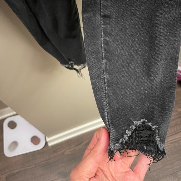 Judy Blue Women's High-Rise Control Top Skinny Jeans with Sharkbite Hem - Picture 10 of 10